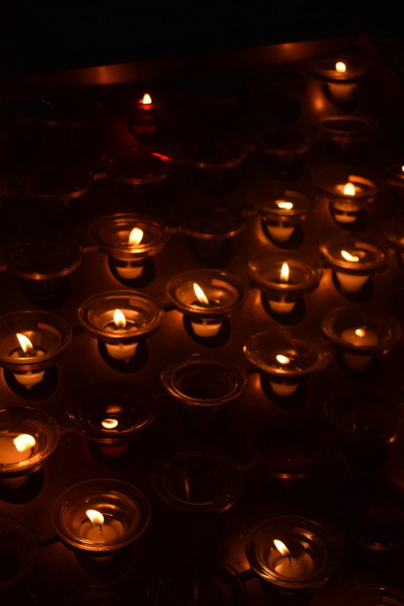 Kerstnacht-dienst in het kerkje van Adorp